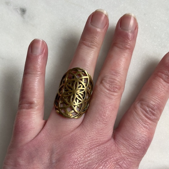Vintage | Brass Sacred Geometry Ring | 7/8 - Picture 2 of 13